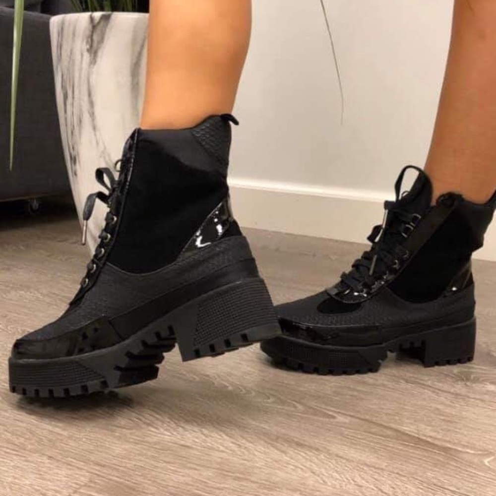 Cape Robbin Black Commander Boots